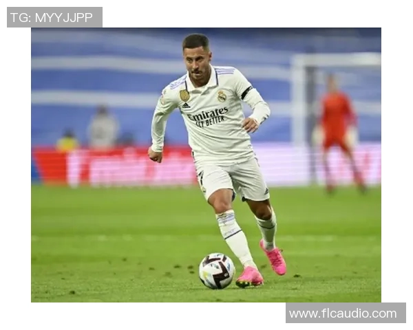 阿扎尔晒图庆祝生日，球迷纷纷送上祝福